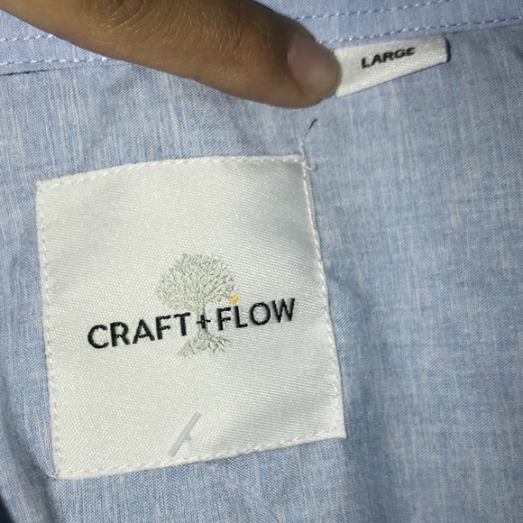New Craft+Flow Button down - Picture 2 of 3